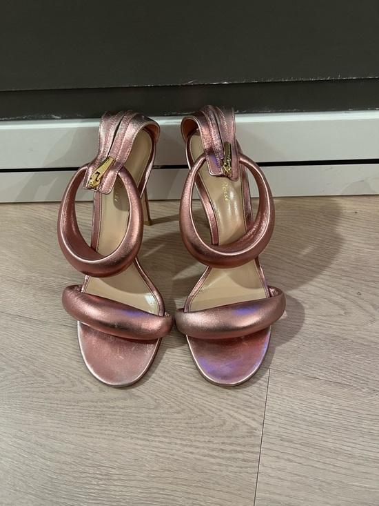 Gianvito Rossi Shoes - Gianvito Rossi Metallic Rose Pink Circular Accent Slingback Heels